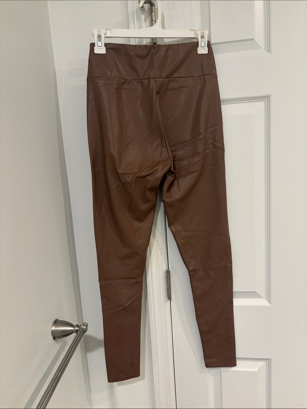Faux Leather High-Waist Leggings - Brown - Picture 2 of 3